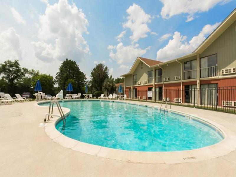 Howard Johnson By Wyndham Beaufort/Parris Island Экстерьер фото